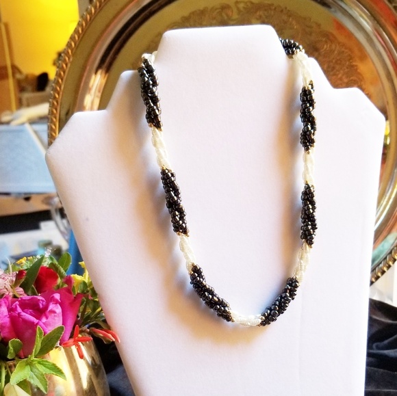 Entwined Pearl, Black & Gold Beaded Necklace VGUC - Picture 4 of 6